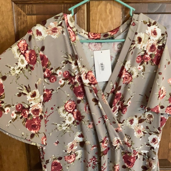 Plus size maxi dress-brand new - Picture 2 of 3